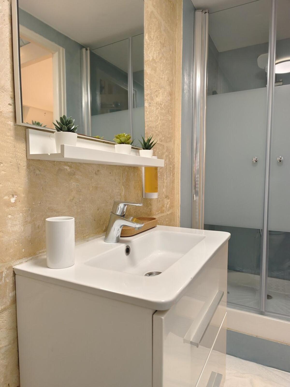 Apartmán Studio Lumineux Et Fleuri Idealement Situe Caen Exteriér fotografie
